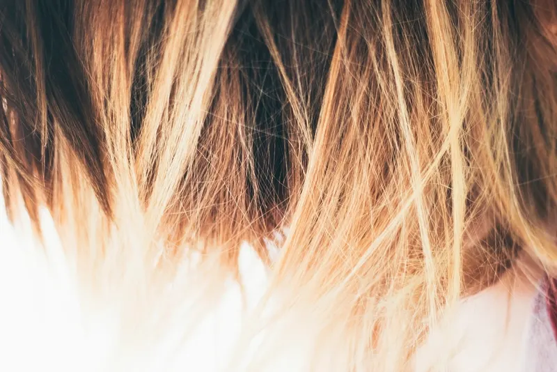 Puntas con balayage rubio miel